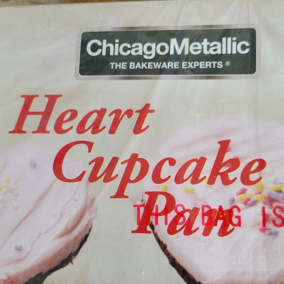 Chicago Metallic Heart Cupcake Pan NOS Vintage - Picture 4 of 8